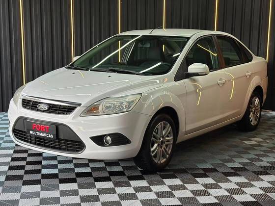 FORD FOCUS 2.0 GLX SEDAN 16V FLEX 4P MANUAL FORD FOCUS 2.0 GLX SEDAN 16V FLEX 4P MANUAL